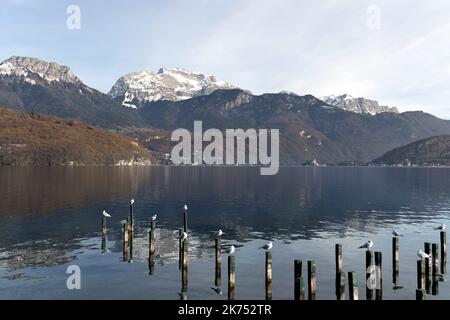 Der See Annecy, der drittgrößte See Frankreichs Stockfoto