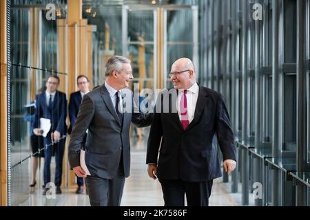 Der französische Wirtschaftsminister Bruno Le Maire empfängt am 18. Januar 2018 den deutschen Finanzminister Peter Altmaier in Paris. Stockfoto