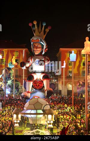 Ein Blick auf die Schwimmer während des Karnevals von Nizza 2018 Stockfoto