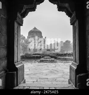 Mughal Architecture Inside Lodhi Gardens, Delhi, Indien, Beautiful Architecture Inside die drei-Kuppeln-Moschee in Lodhi Garden soll die Fr sein Stockfoto