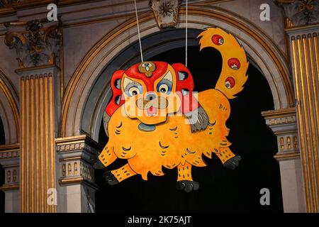 Die Bürgermeisterin von Paris, Anne Hidalgo, und ZHAI Jun, Chinas Botschafterin in Frankreich, feiern das chinesische Neujahr im Pariser Rathaus Stockfoto