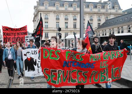 Französische Eisenbahner beginnen drei Monate rollender Streiks'Schwarzer Dienstag': Französische Eisenbahner beginnen drei Monate rollender Streiks Stockfoto