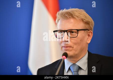 ©Julien Mattia / Le Pictorium/MAXPPP - Julien Mattia / Le Pictorium - 25/04/2018 - Frankreich / Paris - Kimmo TIILIKAINEN, Ministre du logement, de l'energie et de l'environnement, Finlande en Conference de Presse au ministere de la transition ecologique et solidaire a Paris le 25 Avril 2018 sur le Theme de l'Ambition Climatique Europeenne. / 25/04/2018 - Frankreich / Paris - Kimmo TIILIKAINEN, Minister für Wohnungsbau, Energie und Umwelt, Finnland, bei einer Pressekonferenz im Ministerium für ökologische und solidarische Transformation am 25. April 2018 in Paris zum Thema „Europäisches Klima A“ Stockfoto