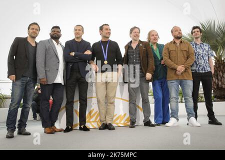 En Presence du realisateur Gilles LELLOUCHE (Frankreich). Des actrices Virginie EFIRA (Belgique), Leila BEKHTI (Frankreich), Marina FOIS (Frankreich), Melie DOUTEY (Frankreich) und Noee ABITA (Frankreich). Et des acteurs Mathieu AMALRIC (Frankreich), Guillaume CANET (Frankreich), Benoit POELVOORDE (Frankreich), Jean-Hugues ANGLADE (Frankreich), Philippe KATERINE (Frankreich), Felix MOATI (Frankreich), Alban IVANOV (Frankreich), Jonathan ZACCAI (Belgien) und Balasingham THAMILCHEVAN. 71. jährliche Filmfestspiele von Cannes in Cannes, Frankreich, Mai 2018. Das Filmfestival findet vom 8. Bis 19. Mai statt. Stockfoto