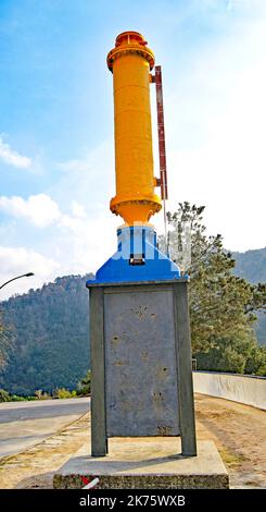 Wasserpegelmesser im Stausee des Stausees Sau in der Region Osona, Barcelona, Katalonien, Spanien, Europa Stockfoto