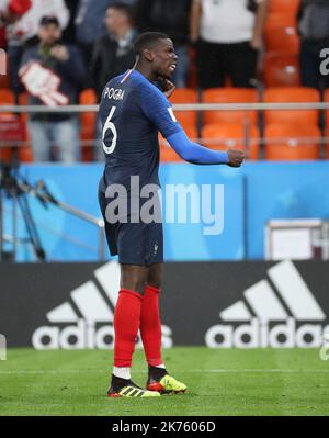 Der französische Fußballnationalmannschaft Paul Pogba feiert nach dem Spiel während des Spiels der Gruppe C der FIFA-Weltmeisterschaft Frankreich gegen Peru 2018 in der Ekaterinburg Arena Stockfoto