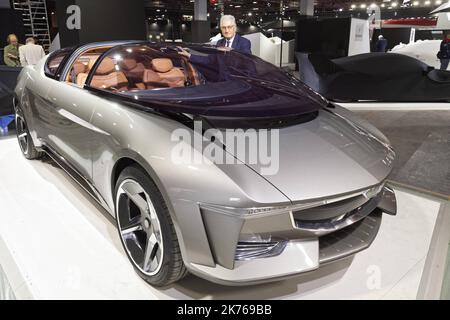 Giorgetto Giugiaro . Designer Italien . Avec Sohn Prototyp Sibylla . - Paris, Frankreich, 1. 2018. oktober - Veranstaltung am Vorabend des ersten Pressetag des Pariser Automobilsalons. Stockfoto