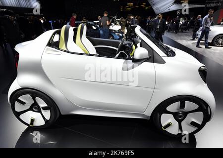SCHICKES Cabrio. Paris, Frankreich, 2. 2018. Oktober - der erste Pressetag des Pariser Automobilsalons. Stockfoto