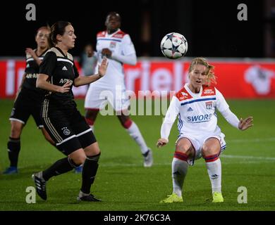 Frauen Fußball Champions League Spiel zwischen ©PHOTOPQR/LE PROGRES/Photo Richard MOUILLAUD - le 31/10/2018 foot féminin / OL AJAX -le 31/10/2018 foot féminin / OL AJAX AMSTERDAM 16 eme retour Ligue des Champions Photo / Amandine Henry - Okt 31. 2018 - Frauen Fußball Champions League Spiel Lyon vs Amsterdam Stockfoto