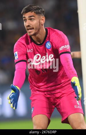 Neapel, Italien. 16. Oktober 2022. Alex Meret von SSC Napoli gesticules during the Serie Ein Spiel zwischen SSC Napoli und Bologna FC im Diego Armando Maradona Stadium Credit: Independent Photo Agency/Alamy Live News Stockfoto