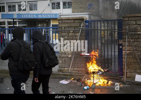 Französische Studenten demonstrieren gegen Bildungsreform Blocktag aller Studenten Frankreichs. Dez 6, 2018 Stockfoto