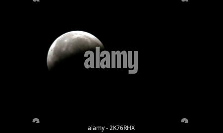 „Super Blood Wolf Moon“, gesehen in Nancy, Frankreich, am 21.. Januar 2019 Stockfoto