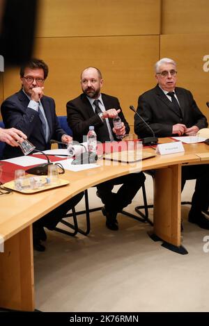Vincent Crase, Mitglied der französischen Partei La Republique en Marche (LREM), nimmt am 19. september 2018 an einer Anhörung im französischen Senat in Paris Teil. Der französische Präsident EmmanuelMacrons Sicherheitschef AlexandreBenalla und Vincent Crase wurden einer Anhörung des Senats gegenübergestellt, nachdem ihm ein am 19. Juli 2018 veröffentlichtes Video den stellvertretenden Stabschef des französischen Präsidenten EmmanuelMacron gezeigt hatte, der einen Sturzhelm und eine Polizeiuniform trug, während er Demonstranten während der Straßendemonstrationen am 01. Mai 2018 Angriff. Stockfoto