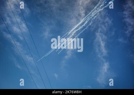 Im September 2014 verteidigen in Sivens fast 300 Anarchisten und Umweltaktivisten den Wald von Sivens, auf dem der Staat einen Staudamm bauen will. Es kommt dann zu Zusammenstößen mit der Gendarmerie. Stockfoto