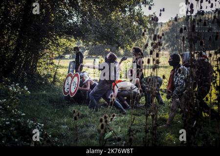 Im September 2014 verteidigen in Sivens fast 300 Anarchisten und Umweltaktivisten den Wald von Sivens, auf dem der Staat einen Staudamm bauen will. Es kommt dann zu Zusammenstößen mit der Gendarmerie. Stockfoto