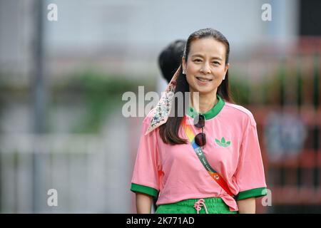 Bangkok, Thailand. 16. Oktober 2022. Vorsitzender Nualphan Lamsam von Port FC gesehen während des Spiels der Thai Premier League 2022 zwischen Port FC und Lampang FC im PAT Stadium.Endstand; Port FC 2:1 Lampang FC Credit: SOPA Images Limited/Alamy Live News Stockfoto