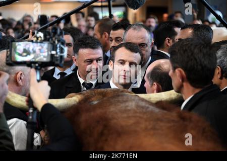 Der französische Präsident Emmanuel Macron besucht die Internationale Landwirtschaftsmesse 56. (Salon international de l'Agriculture) im Messezentrum Porte de Versailles Stockfoto