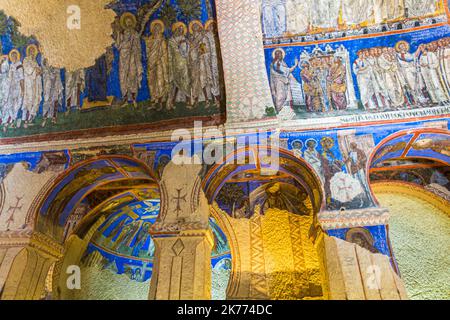 GOREME, TÜRKEI - 19. JULI 2019: Fresken in der Tokali-Kirche (Buckle-Kirche) im Goreme-Freilichtmuseum in Kappadokien, Türkei Stockfoto