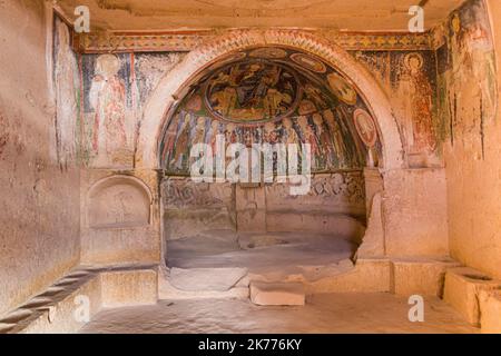 GOREME, TÜRKEI - 19. JULI 2019: Höhlenkirche von Hacli Kilise in Kappadokien, Türkei Stockfoto