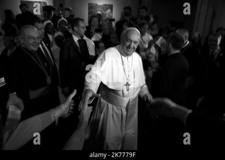 Papst Franziskus feierte die Messe im Moulay Abdallah Komplex in Rabat, der Hauptstadt Marokkos. Vor mehreren tausend Gläubigen.©Manoel Penicaud / Le Pictorium/MAXPPP - Manoel Penicaud / Le Pictorium - 31/03/2019 - Maroc / Rabat / Rabat - Le Pape Francois a celebre une messe au complexe Moulay Abdallah de Rabat, la capitale du Maroc devant plusieurs milliers de fideles. / 31/03/2019 - Marokko / Rabat / Rabat - Papst Franziskus feierte im Moulay Abdallah Komplex in Rabat, der Hauptstadt Marokkos, eine Messe vor mehreren tausend Gläubigen. Stockfoto