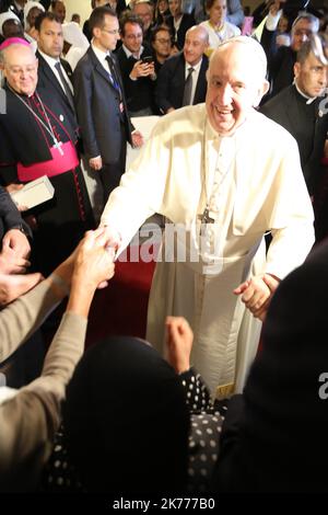 Papst Franziskus feierte die Messe im Moulay Abdallah Komplex in Rabat, der Hauptstadt Marokkos. Vor mehreren tausend Gläubigen.©Manoel Penicaud / Le Pictorium/MAXPPP - Manoel Penicaud / Le Pictorium - 31/03/2019 - Maroc / Rabat / Rabat - Le Pape Francois a celebre une messe au complexe Moulay Abdallah de Rabat, la capitale du Maroc devant plusieurs milliers de fideles. / 31/03/2019 - Marokko / Rabat / Rabat - Papst Franziskus feierte im Moulay Abdallah Komplex in Rabat, der Hauptstadt Marokkos, eine Messe vor mehreren tausend Gläubigen. Stockfoto