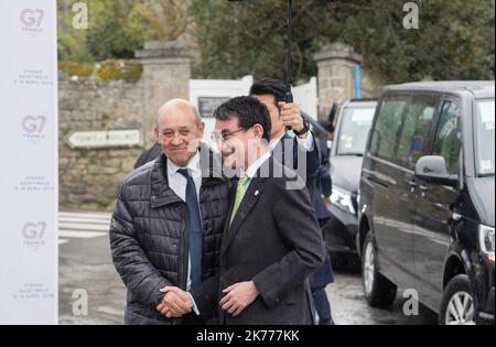 Vorbereitungstreffen für den Gipfel der Staats- und Regierungschefs der G7 von Biarritz. Jean-Yves Le Drian, französischer Minister für Europa und auswärtige Angelegenheiten, begrüßt Delegationen, die an diesem Treffen im Palais des Arts und am Festival teilnehmen Stockfoto