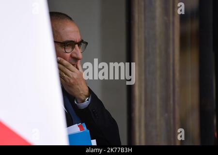 Laurent Nunez, Secretaire d'Etat, aupres du Ministre de l'Interieur en sortie du Conseil des Ministres / 24/04/2019 - Frankreich / Ile-de-France (Region) / Paris - Staatssekretär Laurent Nunez beim Minister des Innern beim Austritt aus dem Ministerrat Stockfoto