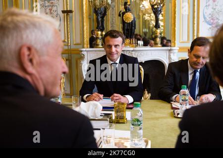 POOL der französische Präsident Emmanuel Macron begrüßt am 6. Mai 2019 den Generalsekretär des Europarates Thorbjorn Jagland im Elysée-Palast in Paris. Foto von Raphael Lafargue/ABACAPRESS.COM POOL/Raphael Lafargue/MAXPPP Stockfoto