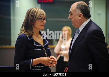 / 14/05/2019 - Belgien / Brüssel / Brüssel - Elmar MAMMADYAROV, Außenminister Aserbaidschans, und seine bulgarische Amtskollegin Ekaterina ZAKHARIEVA während der Tour de Table des Europäischen Rates für Auswärtige Angelegenheiten in Brüssel. Stockfoto