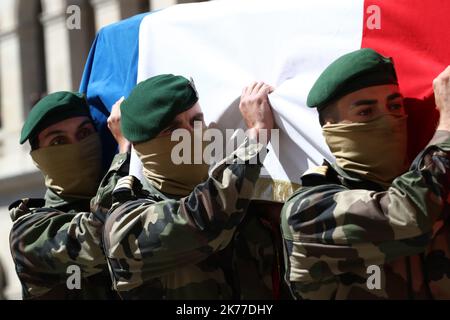 ©PHOTOPQR/LE PARISIEN/Arnaud Journois ; Cérémonie d’Hommage national aux Invalides à Cédric de Pierrepont et Alain Bertoncello, présidée par -EmmanuelMacron PARIS 14/05/2019 nationale Zeremonie für die beiden französischen Marine-Soldaten , Cedric de Pierrepont und Alain Bertoncello , Getötet während einer Geiselrettungsaktion einer Terrorgruppe in Burkina Faso im National Invalides Hotel in Paris, Frankreich, 14. Mai 2019. Stockfoto