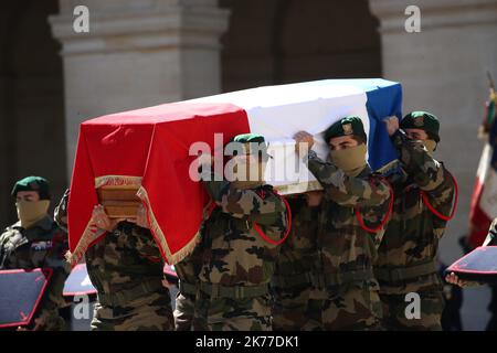 ©PHOTOPQR/LE PARISIEN/Arnaud Journois ; Cérémonie d’Hommage national aux Invalides à Cédric de Pierrepont et Alain Bertoncello, présidée par -EmmanuelMacron PARIS 14/05/2019 nationale Zeremonie für die beiden französischen Marine-Soldaten , Cedric de Pierrepont und Alain Bertoncello , Getötet während einer Geiselrettungsaktion einer Terrorgruppe in Burkina Faso im National Invalides Hotel in Paris, Frankreich, 14. Mai 2019. Stockfoto