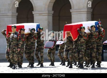 ©PHOTOPQR/LE PARISIEN/Arnaud Journois ; Cérémonie d’Hommage national aux Invalides à Cédric de Pierrepont et Alain Bertoncello, présidée par -EmmanuelMacron PARIS 14/05/2019 nationale Zeremonie für die beiden französischen Marine-Soldaten , Cedric de Pierrepont und Alain Bertoncello , Getötet während einer Geiselrettungsaktion einer Terrorgruppe in Burkina Faso im National Invalides Hotel in Paris, Frankreich, 14. Mai 2019. Stockfoto