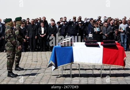 ©PHOTOPQR/LE PARISIEN/Arnaud Journois ; Cérémonie d’Hommage national aux Invalides à Cédric de Pierrepont et Alain Bertoncello, présidée par -EmmanuelMacron PARIS 14/05/2019 nationale Zeremonie für die beiden französischen Marine-Soldaten , Cedric de Pierrepont und Alain Bertoncello , Getötet während einer Geiselrettungsaktion einer Terrorgruppe in Burkina Faso im National Invalides Hotel in Paris, Frankreich, 14. Mai 2019. Stockfoto