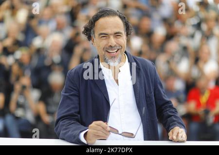 Jurypräsident Alejandro Gonzalez Inarritu posiert beim Photo-Call der Festivaljury während der Filmfestspiele von Cannes 72. im Palais des Festivals in Cannes, Frankreich, am 14. Mai 2019. 71. jährliche Filmfestspiele von Cannes in Cannes, Frankreich, Mai 2018. Das Filmfestival findet vom 8. Bis 19. Mai statt. Stockfoto