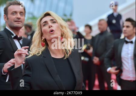 Mademoiselle Agnes und Augustin Trapenard nehmen an der Eröffnungszeremonie und Vorführung von The Dead Don't die während der jährlichen Filmfestspiele von Cannes am 14. Mai 72. 2019 in Cannes, Frankreich, Teil. Stockfoto