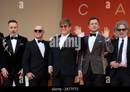 Elton John (Producteur) und Taron EGERTON (Royaume-Uni), le parolier Bernie TAUPIN (Royaume-Uni). Stockfoto