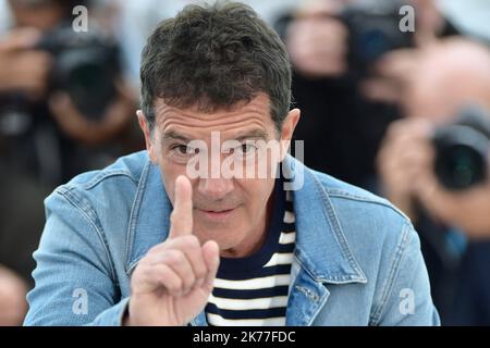 Antonio Banderas, der am 18. Mai 2019 an der Fotozelle für Schmerz und Ruhm während des jährlichen Filmfestivals in Cannes 72. teilnahm Stockfoto