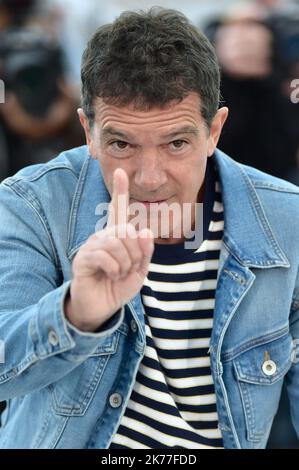 Antonio Banderas, der am 18. Mai 2019 an der Fotozelle für Schmerz und Ruhm während des jährlichen Filmfestivals in Cannes 72. teilnahm Stockfoto