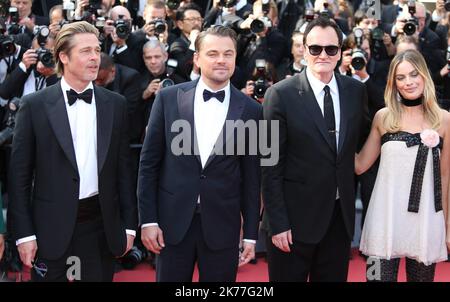 DER US-Schauspieler Brad Pitt, der US-Schauspieler Leonardo DiCaprio, der US-Regisseur, Drehbuchautor, Produzent und Schauspieler Quentin Tarantino, die australische Schauspielerin Margot Robbie bei der Once Upon a Time in Hollywood Premiere, die während der Filmfestspiele von Cannes 72. in Cannes, Frankreich, stattfand. Stockfoto