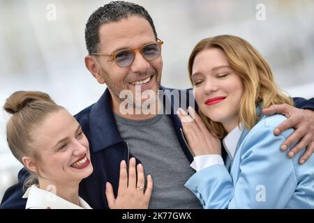 Lea Seydoux, Roschdy Zem und Sara Forestier nehmen an der Fotoschau für „Oh Mercy! Roubaix, une Lumiere während der jährlichen Filmfestspiele von Cannes 72. am 23. Mai 2019 in Cannes, Frankreich. Stockfoto