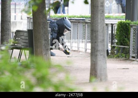 13 Menschen verletzt, als ein Beutel explodierte Stockfoto