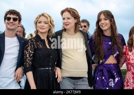 Virginie Efira, Adèle Exarchopoulos, Laure Calamy, Gaspard Ulliel, Niels Schneider und Paul Hamy bei der Sibyl Photocall, Cannes Film Festival Stockfoto