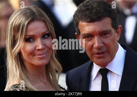 Der spanische Schauspieler Antonio Banderas und seine Partnerin Nicole Kimpel nahmen an der Abschlussfeier der Filmfestspiele von Cannes 72. Teil Stockfoto