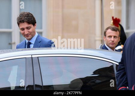 / 07/06/2019 - Frankreich / Ile-de-France (Region) / Paris - der französische Präsident Emmanuel Macron empfängt am 07. Juni 2018 den kanadischen Premierminister Justin Trudeau im Palais de l'Elysee Stockfoto