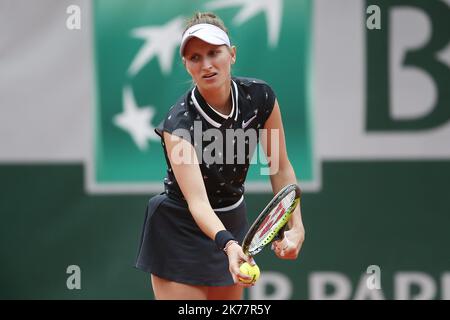 Marketa Vondrousova aus der Tschechischen Republik ist während des Finales der Damen gegen Ashleigh Barty aus Australien am 14. Tag der French Open 2019 bei Roland Garros in Paris vertreten Stockfoto