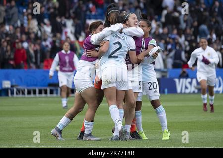 ©ERIC BALEDENT/MAXPPP - Konzert - Equipe d'Argentine féminine vs Equipe du Japon féminine - 10/06/2019 2019, Phasenfinale - (c) 2019 Baledent/MaxPPP La joie des argentines à la fin du match après leur match nul contre la Japon 0-0 2019/06/10. Frauenfußballspiel Argentinien gegen Japan Stockfoto