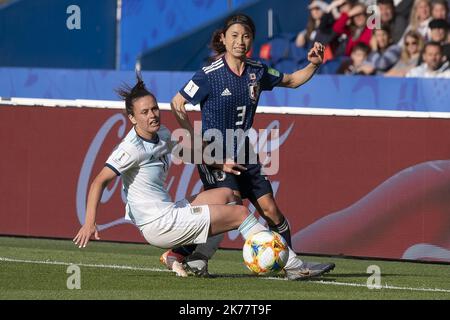 ©ERIC BALEDENT/MAXPPP - Konzert - Equipe d'Argentine féminine vs Equipe du Japon féminine - 10/06/2019 2019, Phasenfinale - (c) 2019 Baledent/MaxPPP Maria Florencia Bonsegundo (Argentine, Milieu Aya Sameshima (Japon, défenseure, Club : INAC Kobe Leonessa) 2019/06/10. Frauenfußballspiel Argentinien gegen Japan Stockfoto