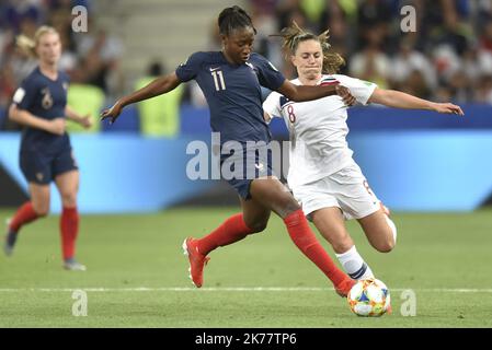 ©Frédérique GRARDO/MAXPPP - Coupe du monde - Equipe de France A Féminine vs Equipe féminine de Norvège - 12/06/2019 Phase de poule - (c) 2019 Grardo/MaxPPP KADIDIATOU DIANI VILDE BOE RISA Stockfoto