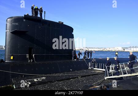 Nach 35 Jahren Dienst ist das Saphir-U-Boot das erste von sechs SNAs der Rubis-Klasse, das Ende Juli 2019 aus dem aktiven Dienst ausscheiden wird. Sapphire ist das zweite von sechs französischen Booten der Rubis-Klasse. Am 1. September 1979 in Cherbourg niedergelegt, wurde sie zwei Jahre später Saphir (Saphir) getauft, und Commander Roy übernahm am 26. Juni 1982 das Kommando über die erste Besatzung. Stockfoto