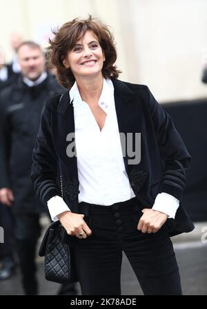 Paris Fashion Week Women SS 2020 - Chanel Frühjahr/Sommer 2020, in Paris, Frankreich am 1. Oktober 2019. Gäste Ankunft im Bild: Ines de La Fressange. Stockfoto